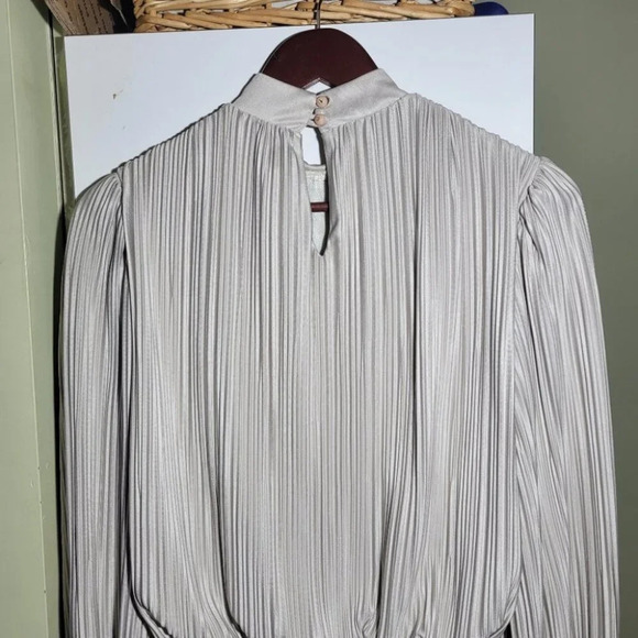 ❤️ 3 for $35 VINTAGE Daniel marshall champagne long sleeve pleat flowy dress S - Picture 5 of 14